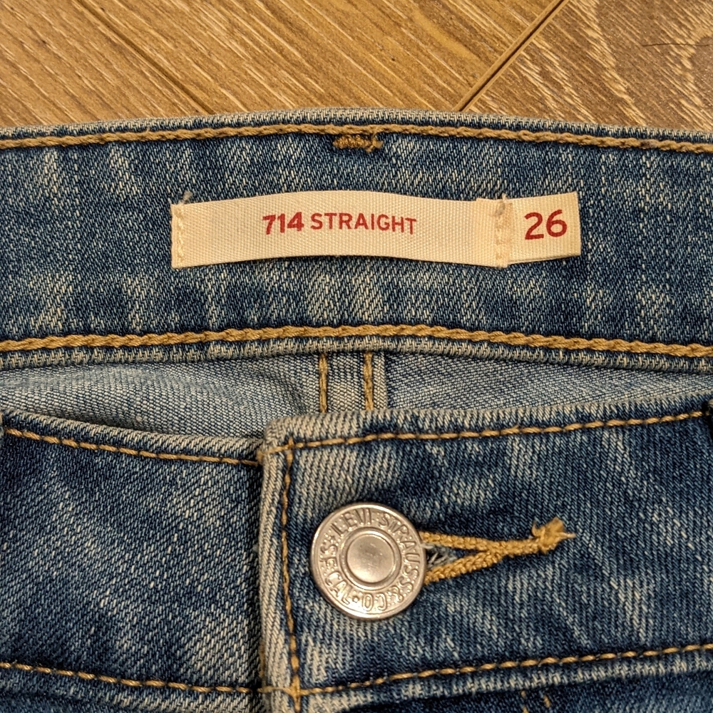 Levi's 714 Straight sz 26